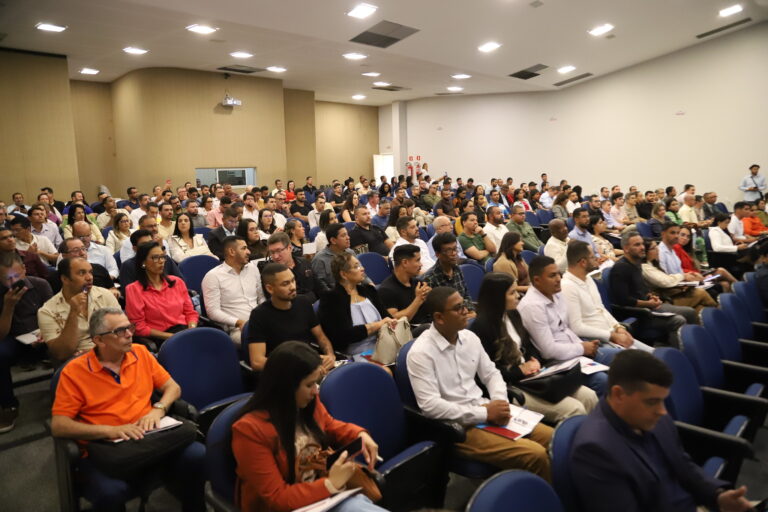 No Dia do Servidor Público, UPB reforça compromisso com a qualificação dos técnicos municipais