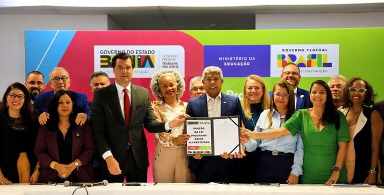 Municípios unidos pela educação: presidente Wilson Cardoso participa do lançamento do Bahia Alfabetizada