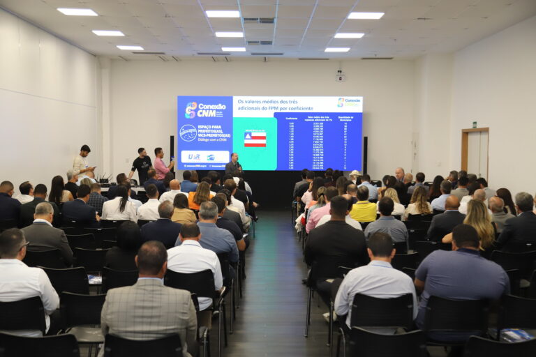 Conexão CNM – Qualifica leva cursos gratuitos para Salvador e Ilhéus
