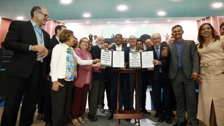 Dia histórico para o municipalismo: Bahia celebra a apresentação da NOVA UPB – Governança de Verdade e R$ 310,5 milhões em investimentos na saúde