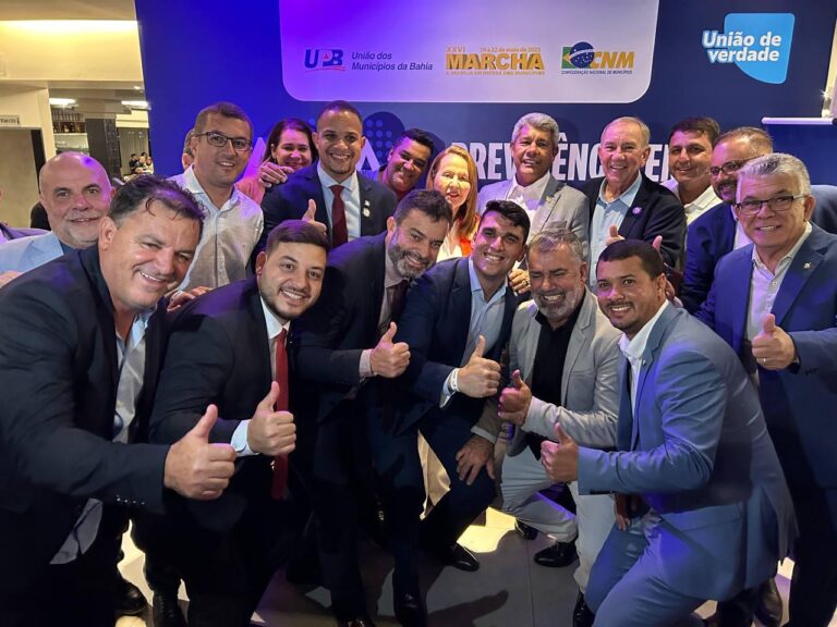 Jerônimo Rodrigues prestigia UPB e marca presença em Encontro com a Bancada Baiana durante a Marcha