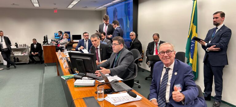 PEC 66 é aprovada na Comissão Especial da Câmara com articulação do presidente da UPB, Wilson Cardoso