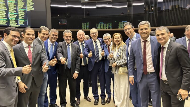 PEC66 é aprovada na Câmara com mobilização da UPB e prefeitos baianos em Brasília
