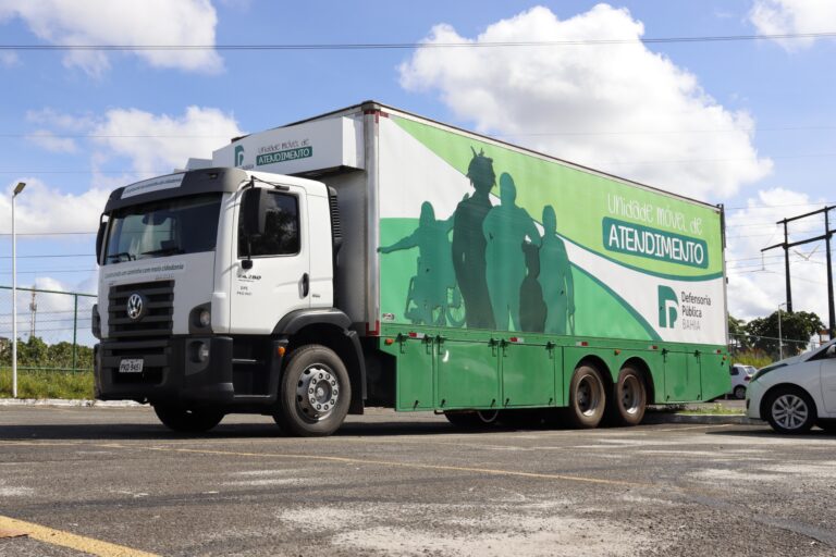 Unidade Móvel de Atendimento leva serviços da Defensoria a Castro Alves