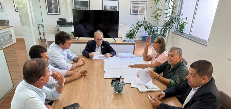 UPB recebe equipe da AMUPE para troca de experiências sobre gestão municipal