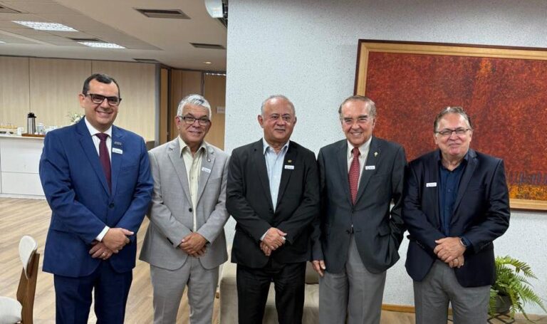 UPB participa de encontro com a imprensa organizado pela FIEB e recebe reconhecimento pelo papel mobilizador no Movimento Bahia Alfabetizada