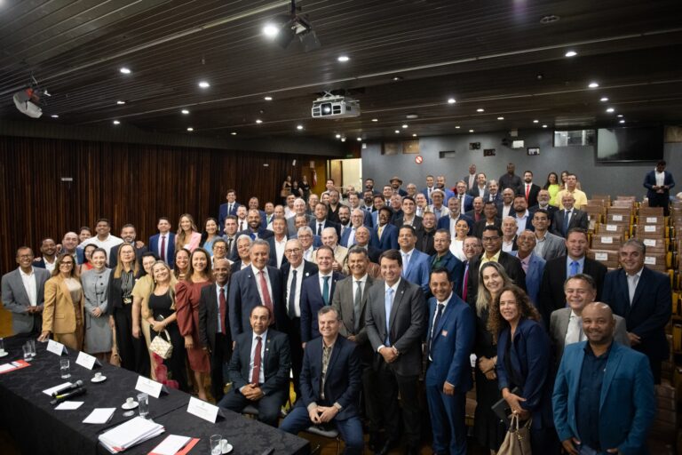 Prefeitos baianos se reúnem com ministro Rui Costa, em Brasília