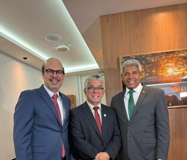 Diretor da UPB e prefeito de Caém assume presidência representativa da UPB e cumpre agendas institucionais em Salvador