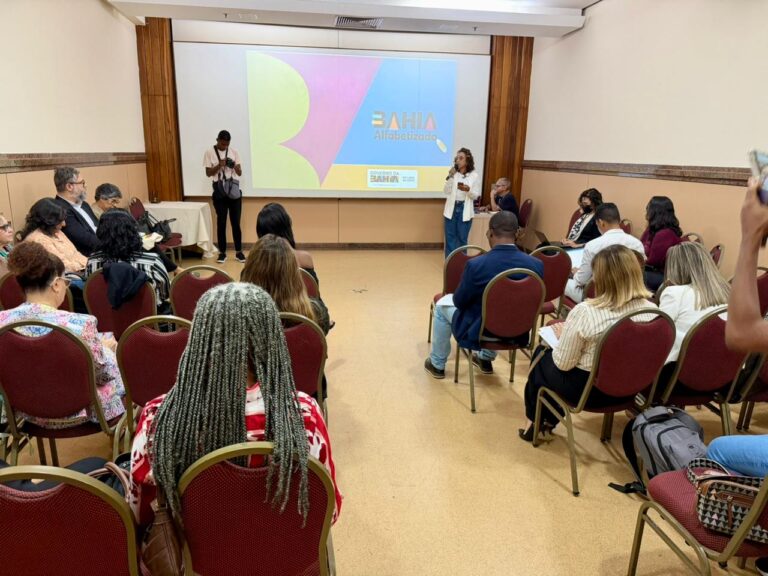 UPB participa de reunião do Programa Bahia Alfabetizada 2026
