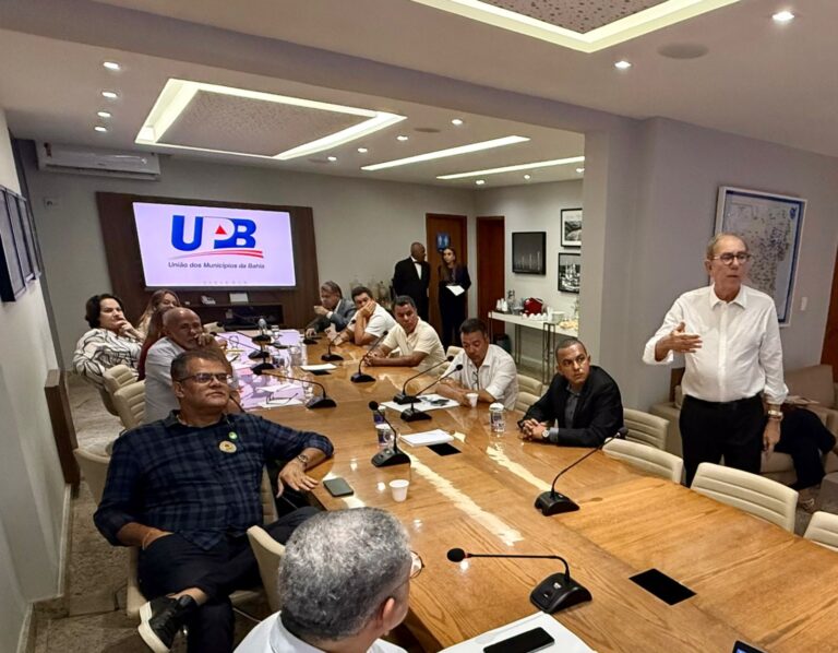Prefeitos debatem pautas municipalistas e impactos fiscais em reunião na UPB