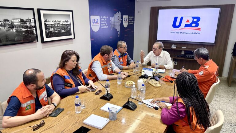 UPB reúne Defesa Civil e Corpo de Bombeiros para discutir efeitos da estiagem e incêndios na Bahia