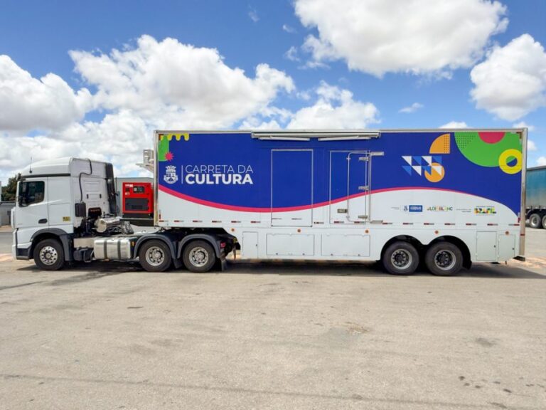 Carreta da Cultura: palco itinerante de fomento à cultura inicia atividades no aniversário da cidade