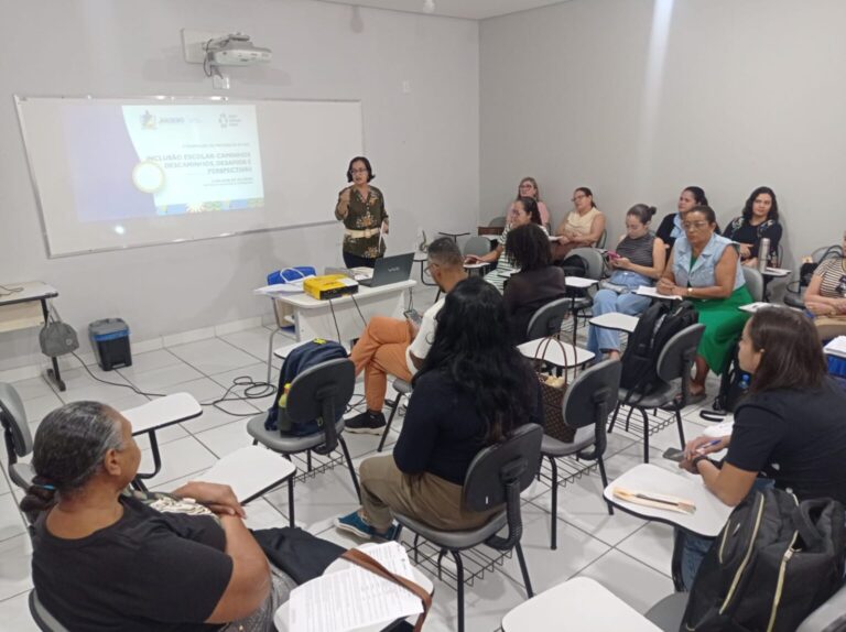 Professores de rede municipal de ensino de Juazeiro participam de formação