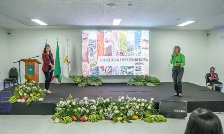 Sebrae apresenta Prêmio Prefeitura Empreendedora em painel do Congresso da AMURC