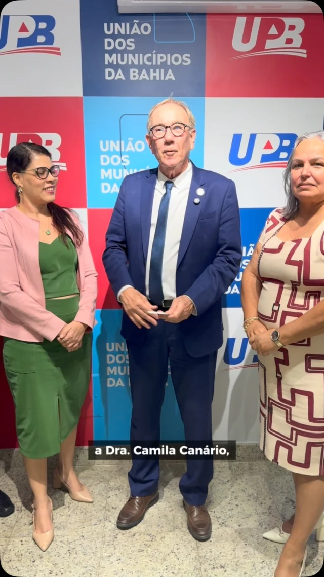 O inédito plantão da Defensoria Pública nos festejos juninos no interior do estado foi apresentado ao presidente da UPB @wilsonpcardoso_ pela defensora pública geral @camilacanariodp e a equipe técnica do órgão, durante visita à sede da UPB.

O projeto batizado “São João de Direitos, Arraiá de Respeito” tem o objetivo de garantir acesso à justiça e promover os direitos humanos, já que, juntamente com o Carnaval, o São João é um dos mais importantes eventos festivos populares da Bahia e oportunidade de renda para muitas pessoas. O plantão vai acontecer nos municípios de Santo Antônio de Jesus, Amargosa, Irecê, Jequié, Ilhéus, Itabuna e Ipiaú.

Na oportunidade, a defensora Camila Canário também solicitou o apoio do presidente da UPB na ampliação da Defensoria no interior do estado. Hoje, a instituição possui unidades em 52 municípios e tem interesse em ampliar. A expansão vai democratizar o acesso da população à justiça!