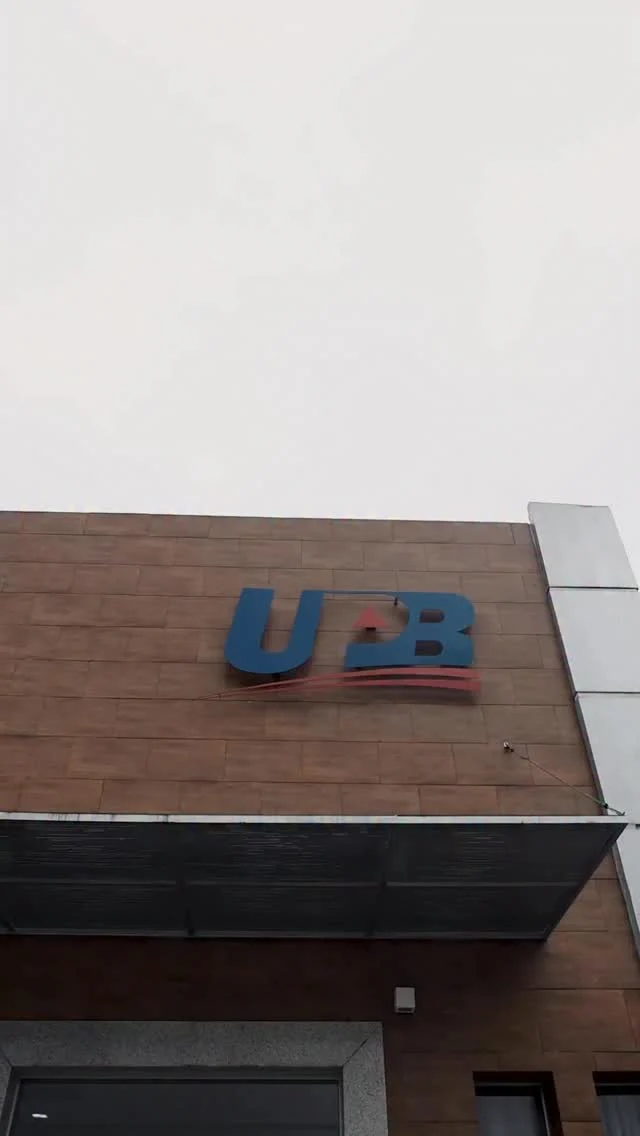 O início de um sonho! Em 2026, a UPB ganhará uma nova estrutura com a ampliação do auditório e novas dependências para acolher prefeitos, prefeitas e equipes dos municípios que visitam e participam de capacitações em nossa sede. Esta semana, o Governador Jerônimo Rodrigues ao lado do nosso Presidente @wilsonpcardoso_ e da Diretoria da UPB assinou a cessão de uso do terreno que permite o início das obras, orçada em R$5,8 milhões, parte custeada por emenda parlamentar de autoria do Senador Jaques Wagner. Para selar o momento foi lançado ainda o Programa Nova UPB, com a modernização administrativa da entidade municipalista, criação da Comenda João Durval Carneiro, do Prêmio Município que Dá Certo e Selo de Qualidade UPB.

Vem conferir tudo no nosso #TBT 💙❤️