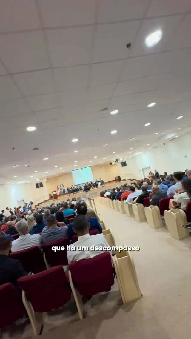 Bahia mais segura se constrói com união, planejamento e ação!

A União dos Municípios da Bahia (UPB) marcou presença no 1º Encontro Estadual do Projeto Município Seguro, promovido pelo Ministério Público da Bahia, reforçando o compromisso dos gestores municipais com uma agenda urgente: a redução dos índices de violência.

Com a participação de prefeitos, instituições e especialistas, o encontro consolidou um pacto por ações integradas, fortalecendo o papel dos municípios na prevenção e na construção de políticas públicas mais eficazes.

O presidente da UPB, Wilson Cardoso, destacou a realidade vivida nos territórios e a necessidade de apoio técnico e financeiro para que os municípios avancem ainda mais. Já o procurador-geral de Justiça, Pedro Maia, reforçou que a segurança pública só se resolve com diálogo, integração e responsabilidade compartilhada.

🤝 Juntos, Estado, municípios e instituições constroem soluções reais para garantir mais proteção e qualidade de vida para o povo baiano.

#MunicípioSeguro #UPB #SegurançaPública #Bahia #GestãoMunicipal UniãoQueFortalece PolíticasPúblicas