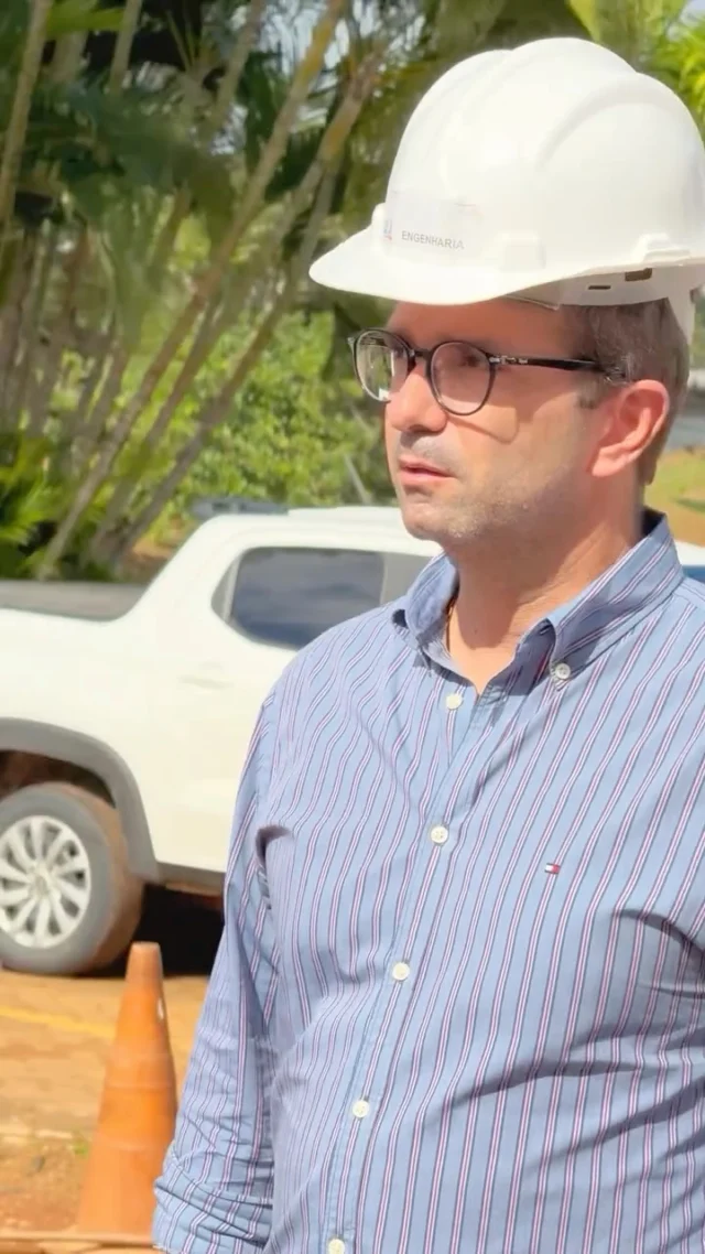 O municipalismo baiano está construindo um novo capítulo! 🏗️✨

O Diretor de Projetos da UPB, Prefeito @hugodeleonidas11 , visitou as obras de reforma do auditório e ampliação da sede da entidade e comemorou o avanço do cronograma, que segue em ritmo acelerado e com evolução satisfatória.

A expectativa é entregar, já em agosto, a maior estrutura municipalista do Brasil, preparada para receber com mais conforto, modernidade e acolhimento os prefeitos e prefeitas da Bahia. Um espaço pensado para fortalecer ainda mais o diálogo, a união e a luta em defesa dos municípios baianos. 💙🚧