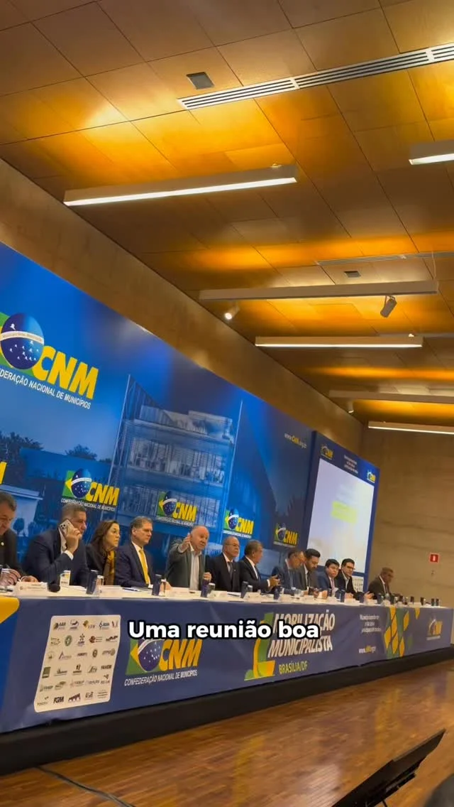 Prefeitos e prefeitas da Bahia unidos em Brasília!

A UPB participa, ao lado dos prefeitos e prefeitas baianos, da mobilização nacional promovida pela Confederação Nacional de Municípios (CNM), reunindo entidades municipalistas de todo o país em defesa de pautas essenciais para o fortalecimento dos municípios.

O momento é de união, diálogo e articulação para garantir mais autonomia, recursos e melhores condições para que as prefeituras continuem levando desenvolvimento e qualidade de vida à população.

Juntos, seguimos fortalecendo o municipalismo e defendendo os interesses dos municípios baianos e brasileiros.