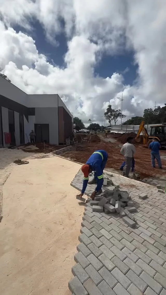 Uma obra que representa mais do que concreto e estrutura: representa o fortalecimento do municipalismo baiano.

No dia 13 de agosto, às 16h, a UPB convida prefeitos, prefeitas, gestores e parceiros para a inauguração do novo Espaço Municipalista e a entrega da obra de ampliação e reforma do Auditório da UPB, um investimento que amplia a capacidade de atendimento, fortalece o diálogo entre os municípios e oferece uma estrutura ainda mais moderna para o desenvolvimento do municipalismo.

Essa é uma conquista construída com união, compromisso e muito trabalho em favor dos 417 municípios da Bahia.

📍Vamos celebrar  juntos esse momento histórico da UPB. Nos encontramos no dia 13 de agosto, às 16h!

#UPB #Municipalismo #GestãoMunicipal #FortalecimentoDosMunicípios