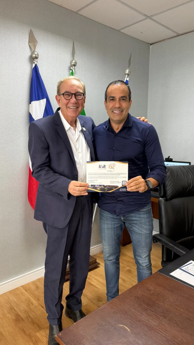 Dia de entregar um convite especial para que o Prefeito de Salvador @brunoreisba participe da celebração dos 62 anos da UPB, quando serão inaugurados o Novo Espaço Municipalista e reforma e ampliação do Auditório da UPB. 

Um marco para a história da nossa entidade, que carrega a marca do pluralismo e da união em favor dos Municípios!

#UPB62Anos #DeMãosDadas