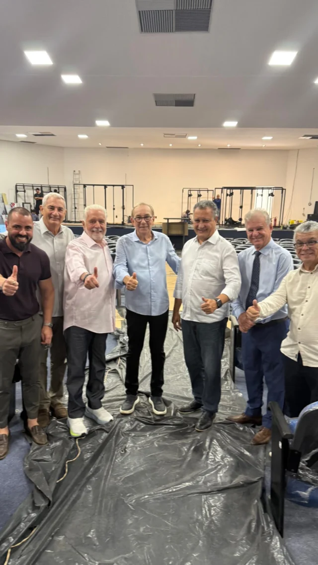 Novos espaços, novas conquistas! Um novo capítulo para o municipalismo baiano está sendo escrito ✅

Hoje, o nosso presidente @wilsonpcardoso_ recebeu o senador @jaqueswagner e o ex-ministro @ruicostaoficial para uma visita às obras de reforma, ampliação e modernização da sede da entidade, que serão inauguradas no próximo dia 13 de agosto, durante a celebração dos 62 anos da UPB.

A nova estrutura, com o Espaço Municipalista e a ampliação do Auditório Prefeito Antonio Lomanto Júnior para 500 lugares, consolida a UPB como a entidade municipalista estadual com a melhor estrutura do Brasil para receber prefeitos e prefeitas.

A visita reafirma a importância da parceria entre a UPB, o Governo do Estado e o Senado Federal para fortalecer o municipalismo e garantir mais condições para que os 417 municípios baianos avancem no desenvolvimento e na construção de políticas públicas.
 
UPB vem recebendo diariamente a visita de prefeitos e prefeitas, que acompanham de perto a transformação da entidade. A próxima visita está prevista para ser realizada pelo prefeito de Salvador, Bruno Reis, reforçando a importância da UPB para o fortalecimento dos municípios.

A contagem regressiva já começou. Dia 13 de agosto, a Bahia inaugura um novo espaço dedicado ao fortalecimento dos municípios e da gestão pública.

#UPB #Municipalismo
